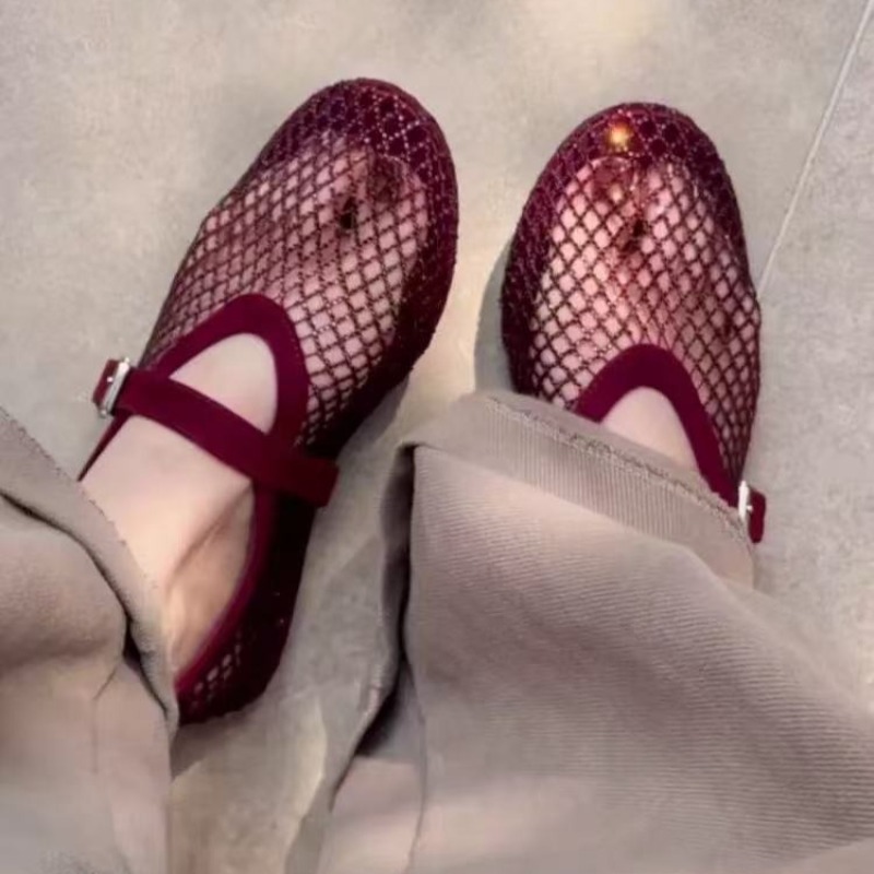 Women'S Shoes And Accessories - Женские туфли-мэри-джейн с полым верхом из