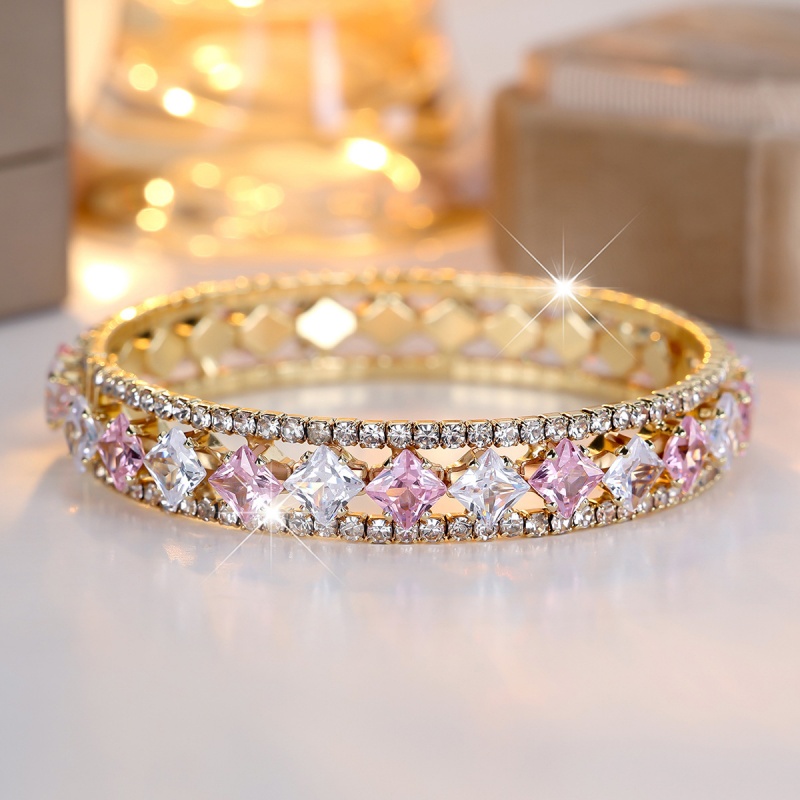 Персонализированный и универса – обзор и цена Women Accessories Pk
